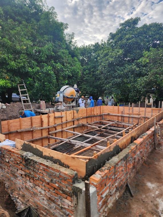 Piscina con borde de laja · Proceso